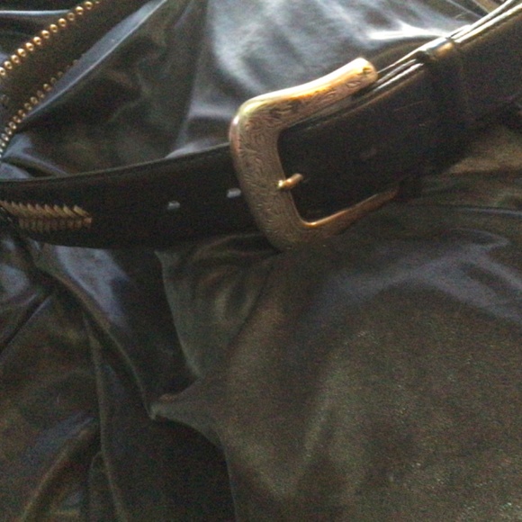 Leather Hand tooled belt with conch studs leather details sz 38/95 - Picture 9 of 10